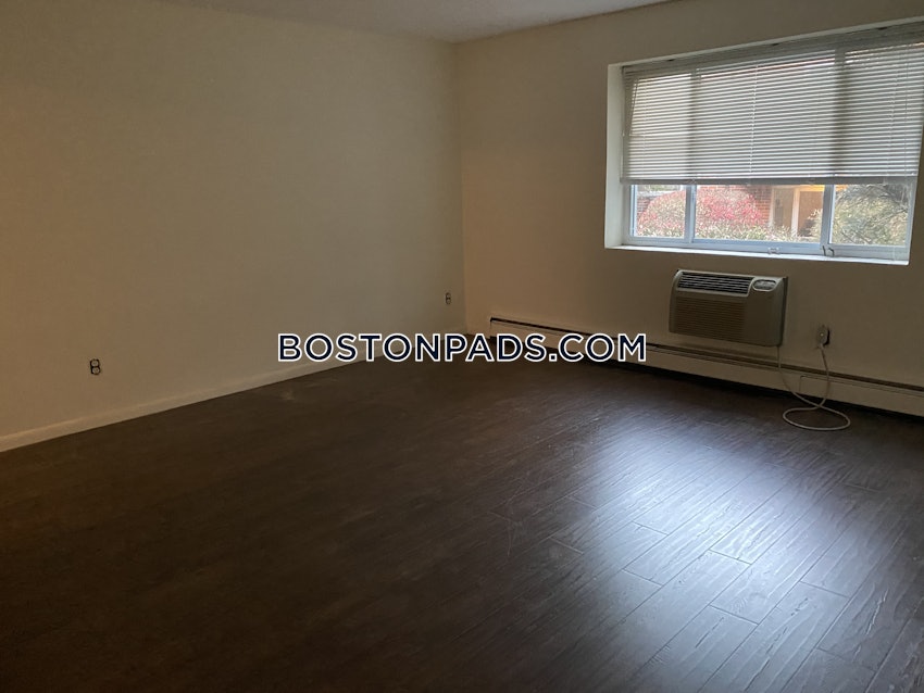 BROOKLINE - CHESTNUT HILL - 2 Beds, 1 Bath - Image 8