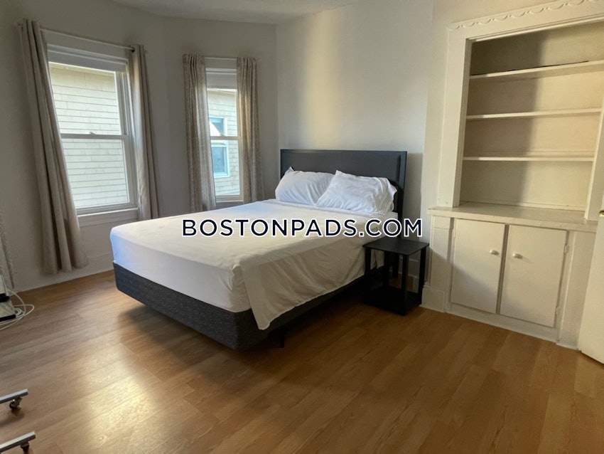 MEDFORD - TUFTS - 2 Beds, 1 Bath - Image 3