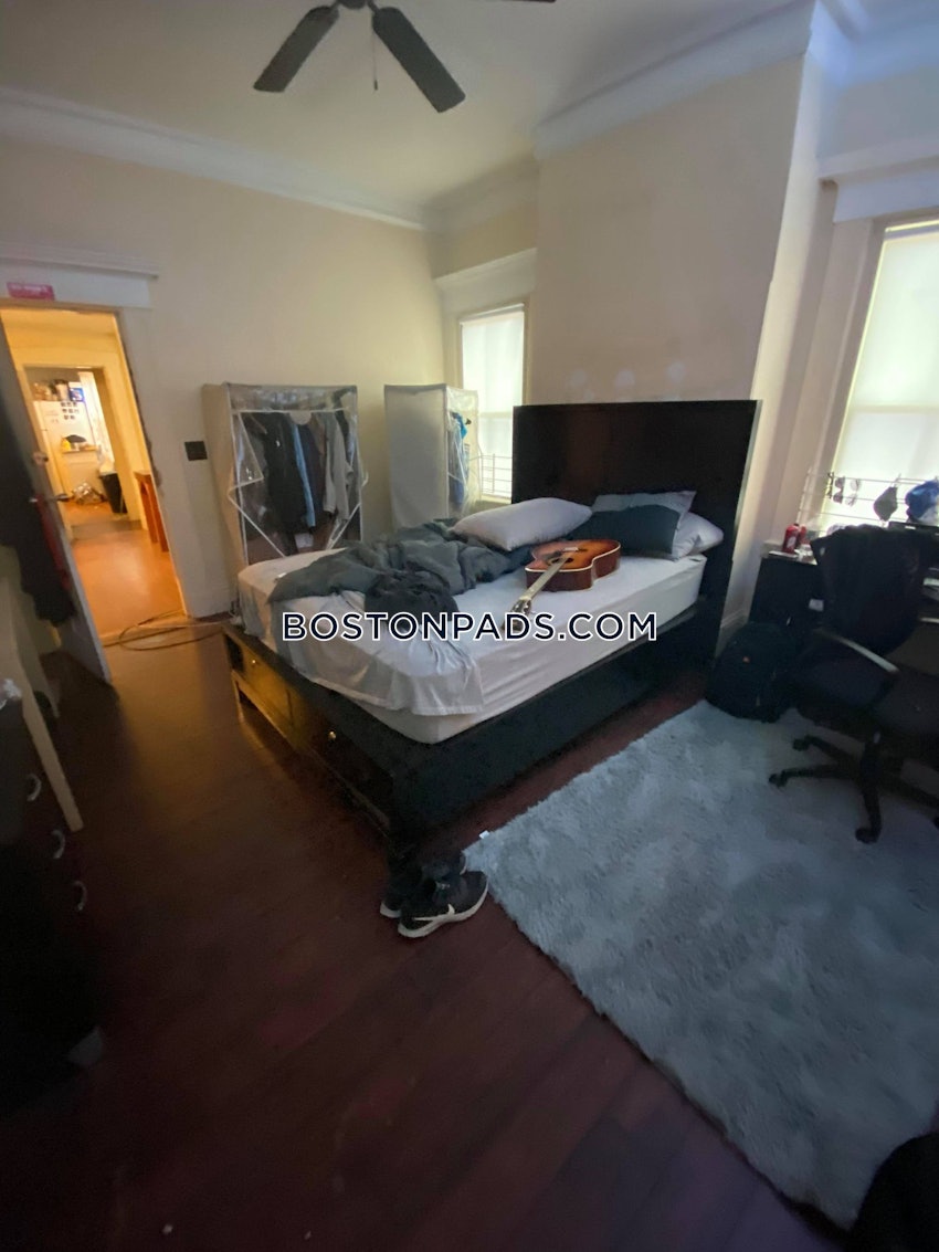 BOSTON - MISSION HILL - 6 Beds, 3 Baths - Image 9