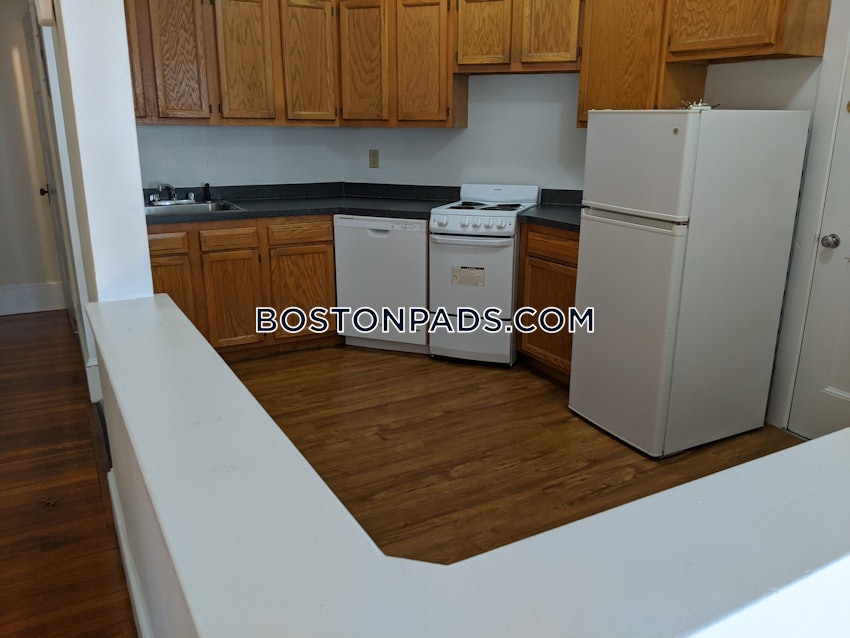 BROOKLINE- WASHINGTON SQUARE - 2 Beds, 1 Bath - Image 2