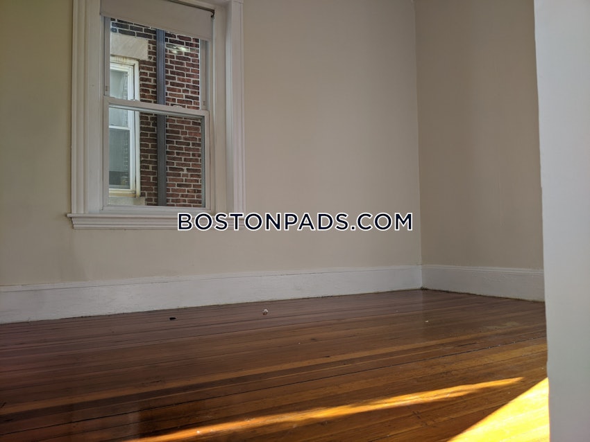 BROOKLINE- WASHINGTON SQUARE - 2 Beds, 1 Bath - Image 30