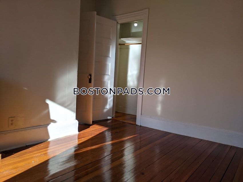 BROOKLINE- WASHINGTON SQUARE - 2 Beds, 1 Bath - Image 29