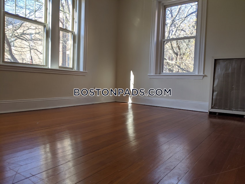 BROOKLINE - CLEVELAND CIRCLE - 2 Beds, 1 Bath - Image 11