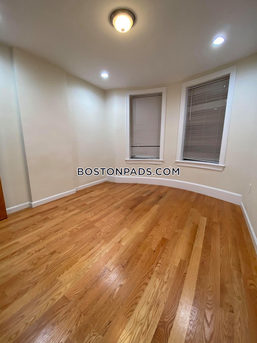 BOSTON - SOUTH END - 4 Beds, 2 Baths - Image 12