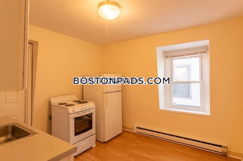 NEWTON - NEWTON CENTRE - 4 Beds, 1 Bath - Image 16