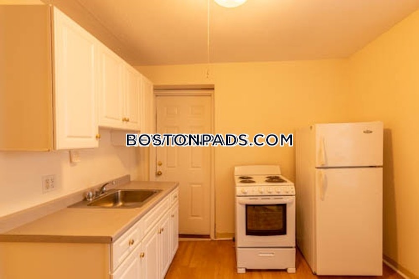 NEWTON - NEWTON CENTRE - 4 Beds, 1 Bath - Image 15