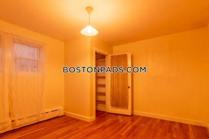 NEWTON - NEWTON CENTRE - 4 Beds, 1 Bath - Image 9