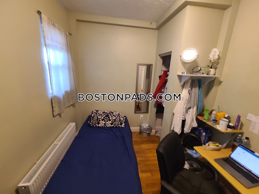 BOSTON - MISSION HILL - 4 Beds, 1 Bath - Image 18