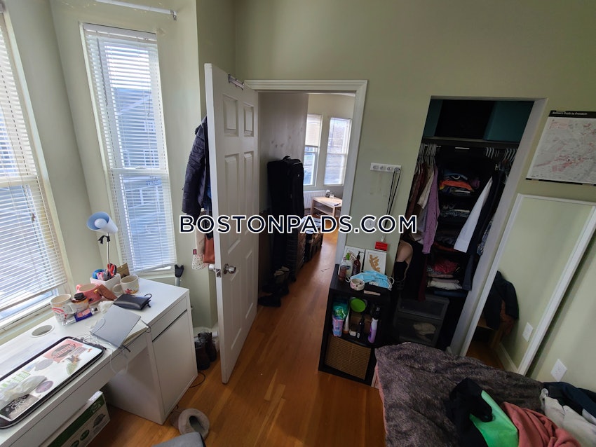 BOSTON - MISSION HILL - 4 Beds, 1 Bath - Image 12