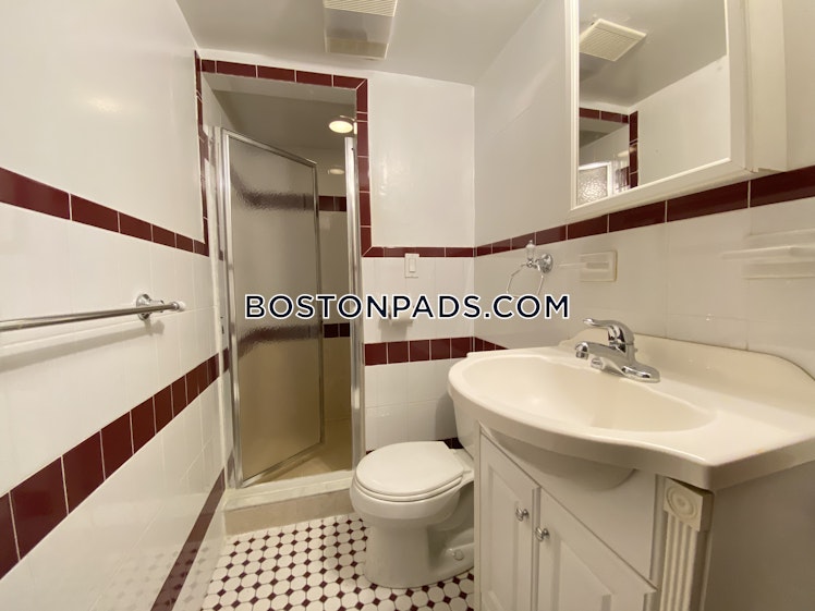 South Crescent Circuit, Boston