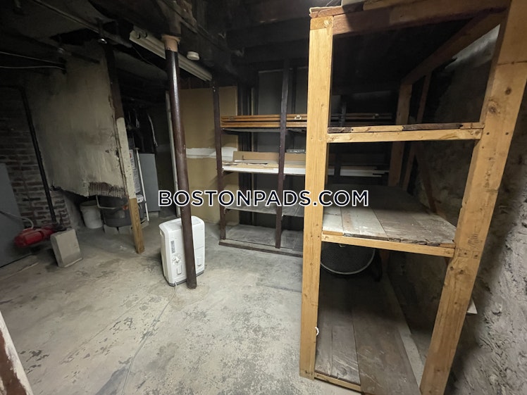 South Crescent Circuit, Boston