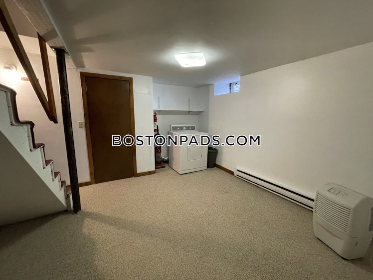 South Crescent Circuit, Boston