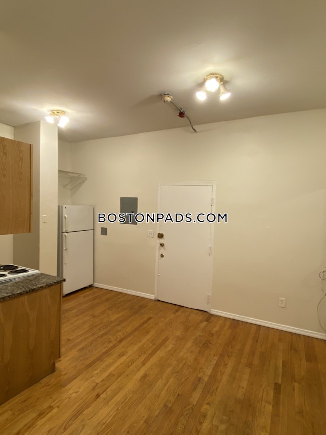 Boston - $3,300+ /mo