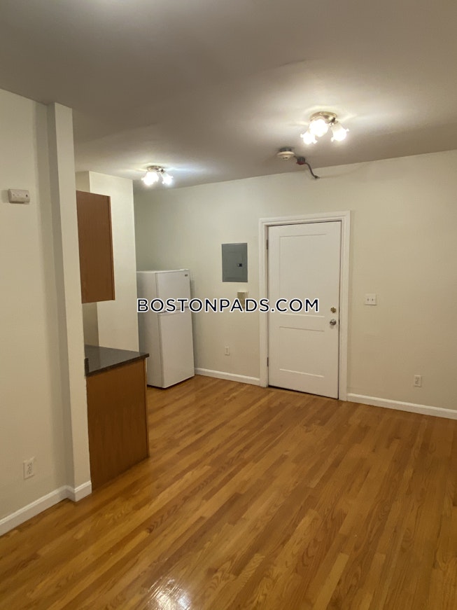Boston - $3,300+ /mo