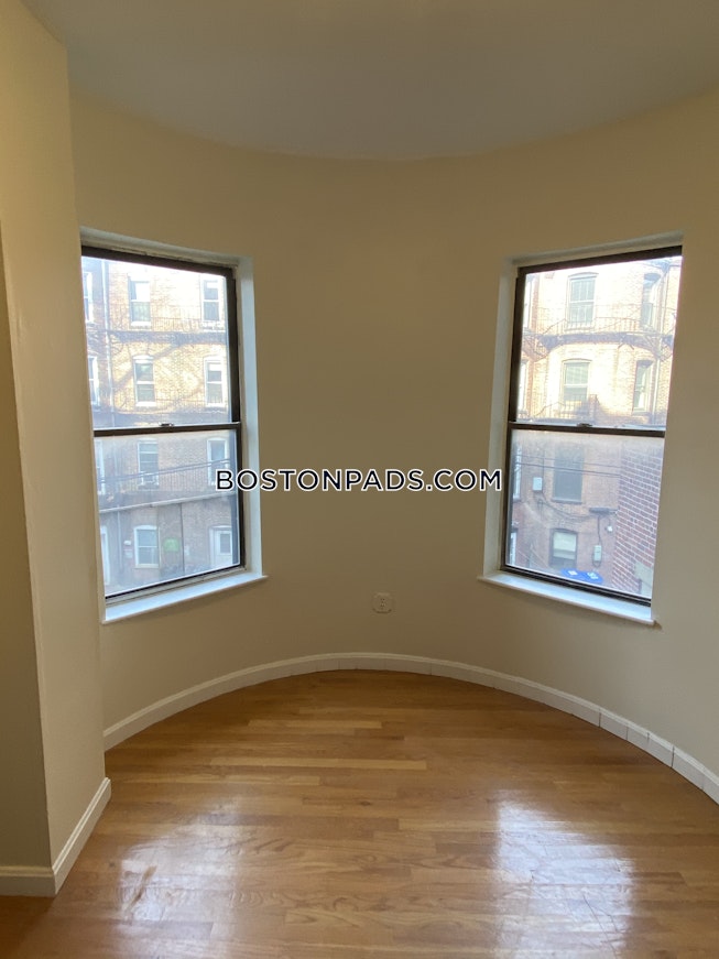 Boston - $4,600+ /mo