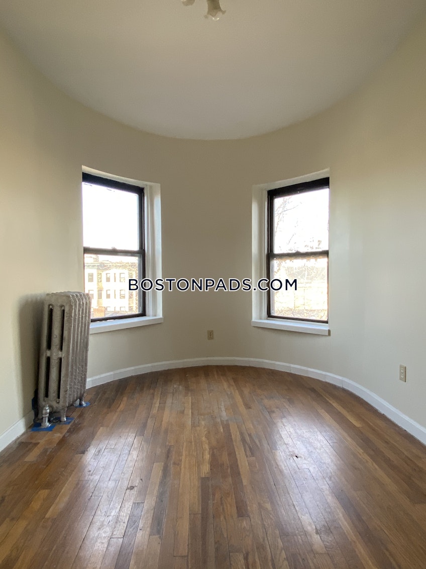 Boston - $4,650+ /month