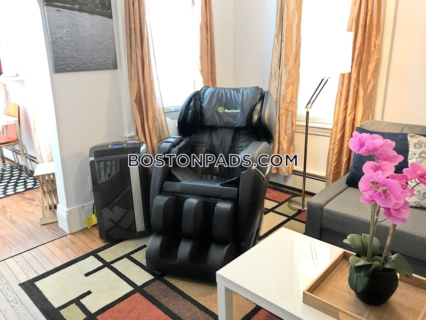 BOSTON - SOUTH BOSTON - ANDREW SQUARE - 3 Beds, 1 Bath - Image 2