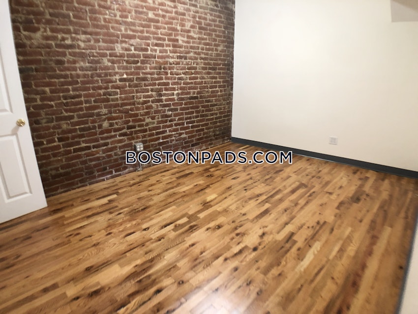 BOSTON - MISSION HILL - 3 Beds, 1 Bath - Image 30