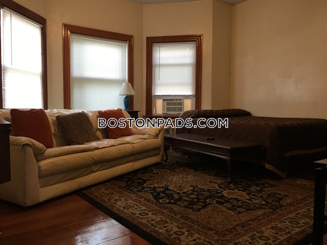 Boston - $3,600+ /mo