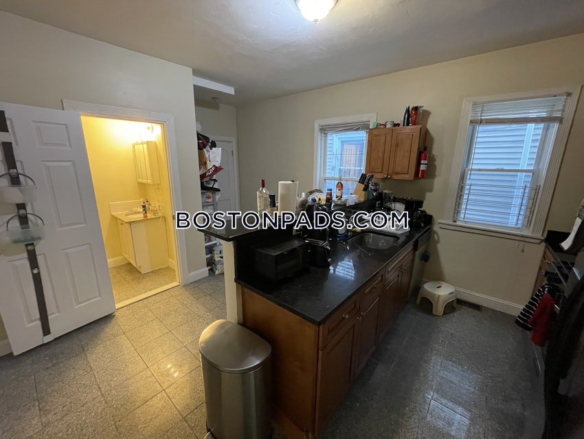 BOSTON - MISSION HILL - 5 Beds, 2 Baths - Image 9