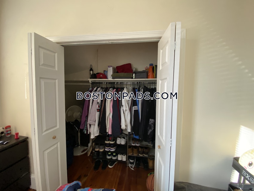 BOSTON - MISSION HILL - 4 Beds, 2 Baths - Image 16