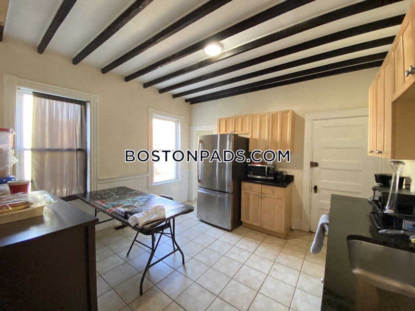 BOSTON - MISSION HILL - 4 Beds, 2 Baths - Image 21