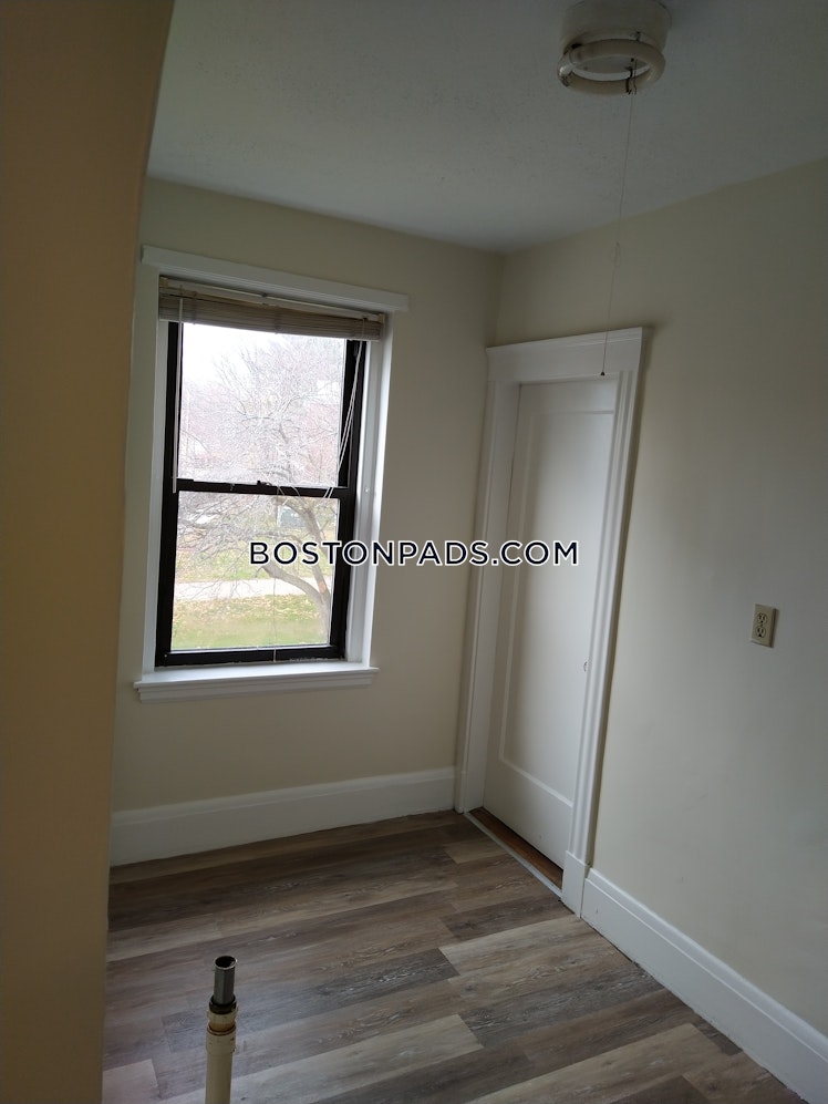 Pleasant St., Malden