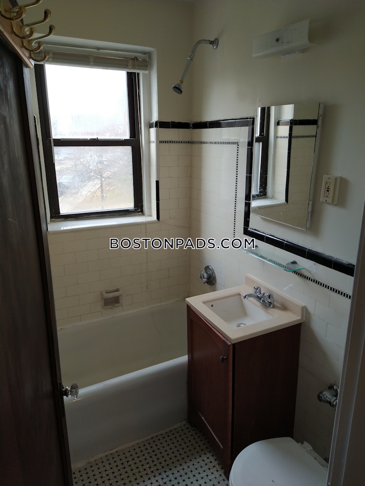 Pleasant St., Malden