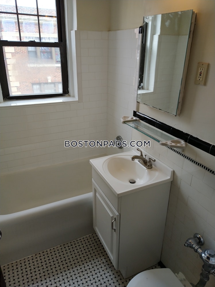 Pleasant St., Malden