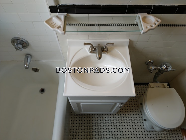 Pleasant St., Malden