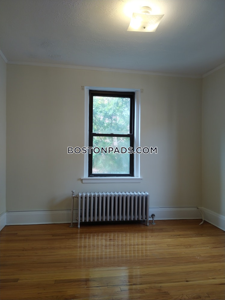 Pleasant St., Malden