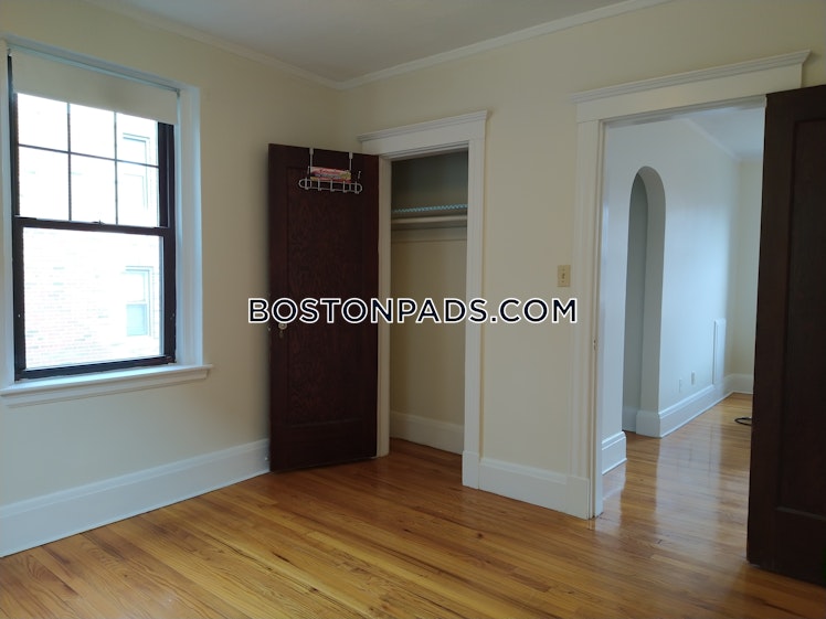 Pleasant St., Malden