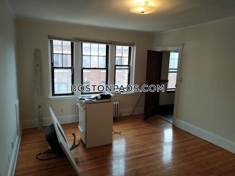 Pleasant St., Malden