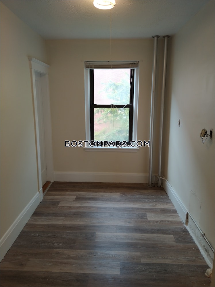 Pleasant St., Malden