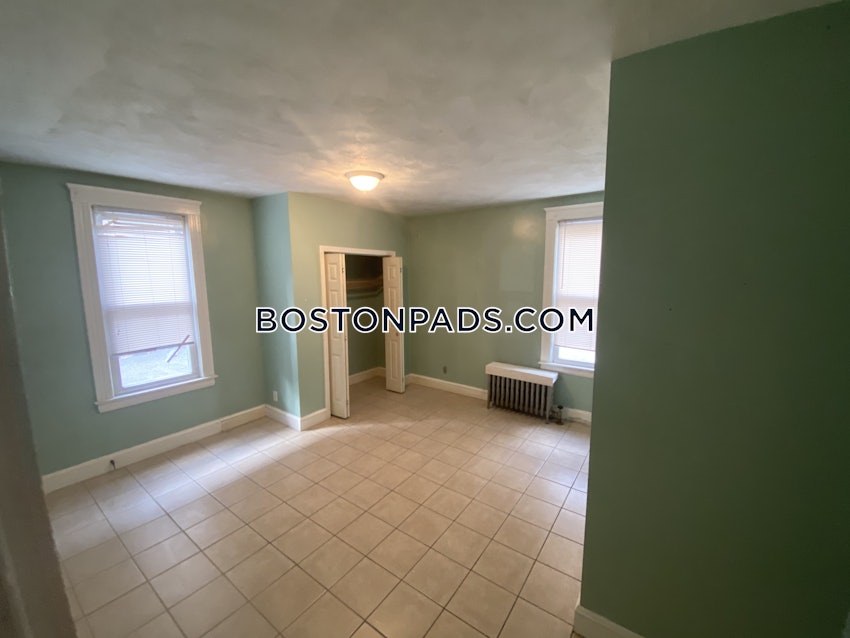 BOSTON - BRIGHTON - CLEVELAND CIRCLE - 4 Beds, 2 Baths - Image 3