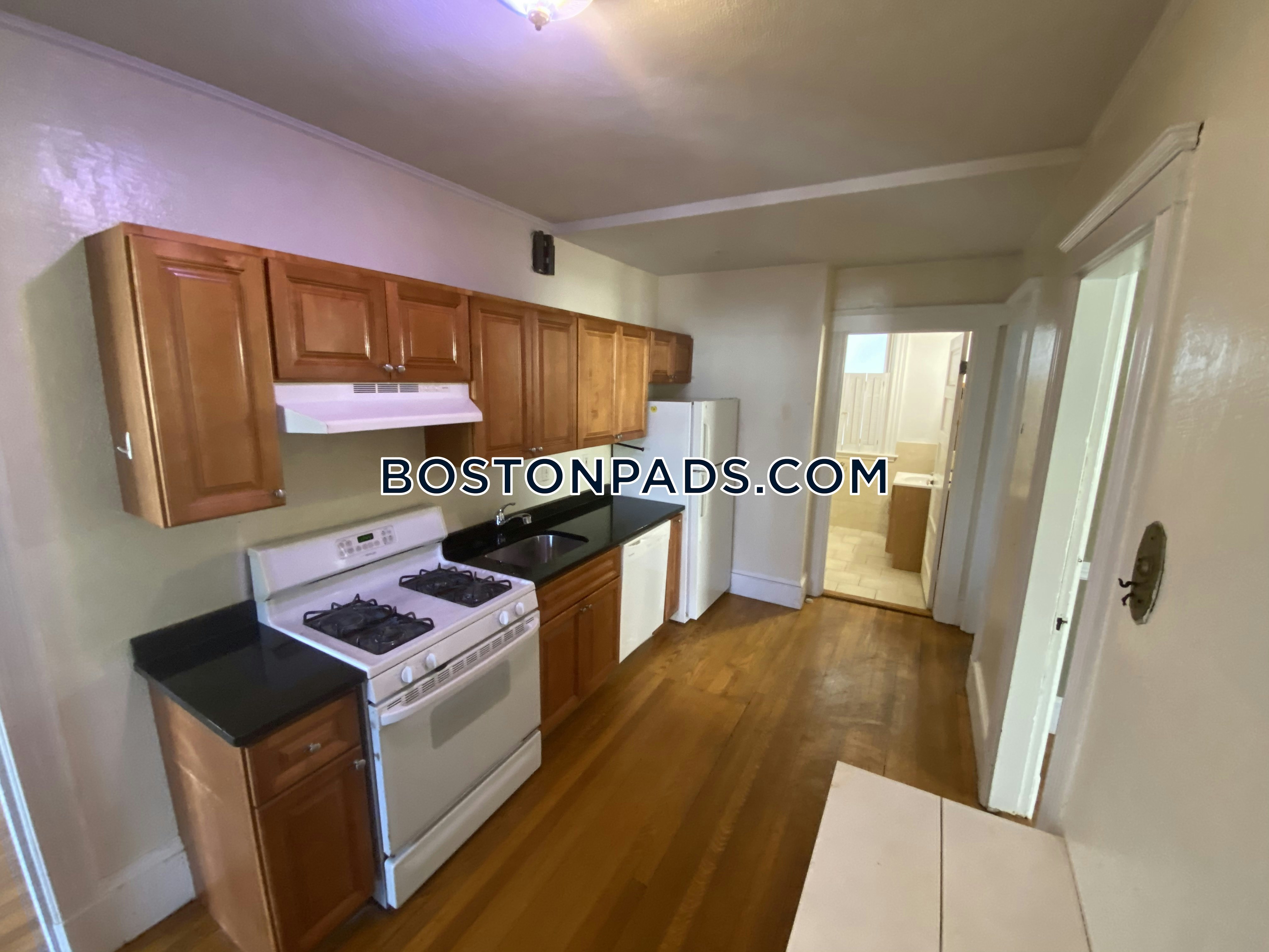 Cleveland Circle - Brighton, Boston, MA - 4 Beds, 2 Baths - $3,650 - ID#8008347