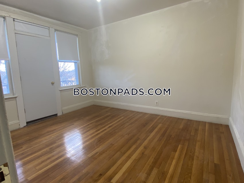 BOSTON - BRIGHTON- WASHINGTON ST./ ALLSTON ST. - 2 Beds, 1 Bath - Image 4