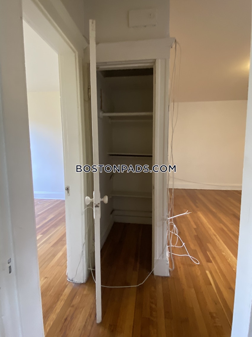 BOSTON - ALLSTON/BRIGHTON BORDER - 2 Beds, 1 Bath - Image 4