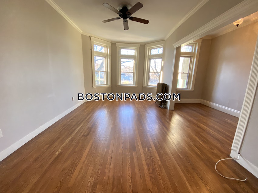 BROOKLINE- LONGWOOD AREA - 1 Bed, 1 Bath - Image 11