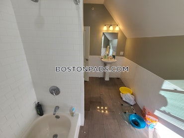 Boston - 5 Beds, 2 Baths