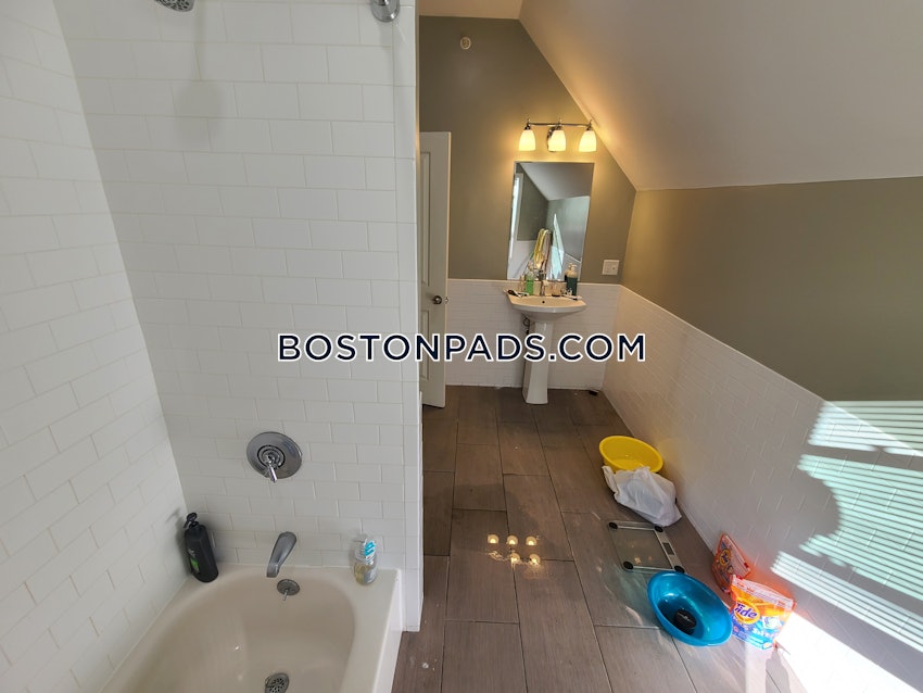 BOSTON - ALLSTON - 5 Beds, 2 Baths - Image 4