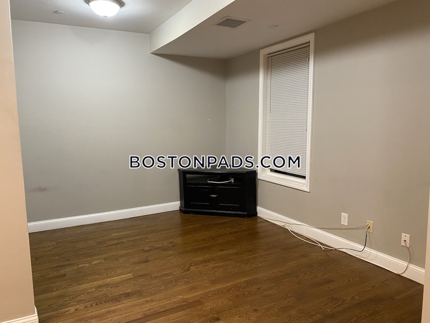 BOSTON - DORCHESTER/SOUTH BOSTON BORDER - 2 Beds, 1 Bath - Image 9