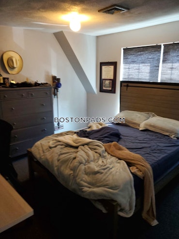 Boston - 5 Beds, 2 Baths