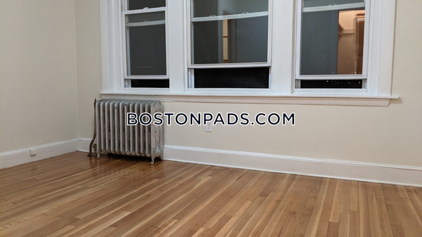 BROOKLINE- WASHINGTON SQUARE - 2 Beds, 1 Bath - Image 11