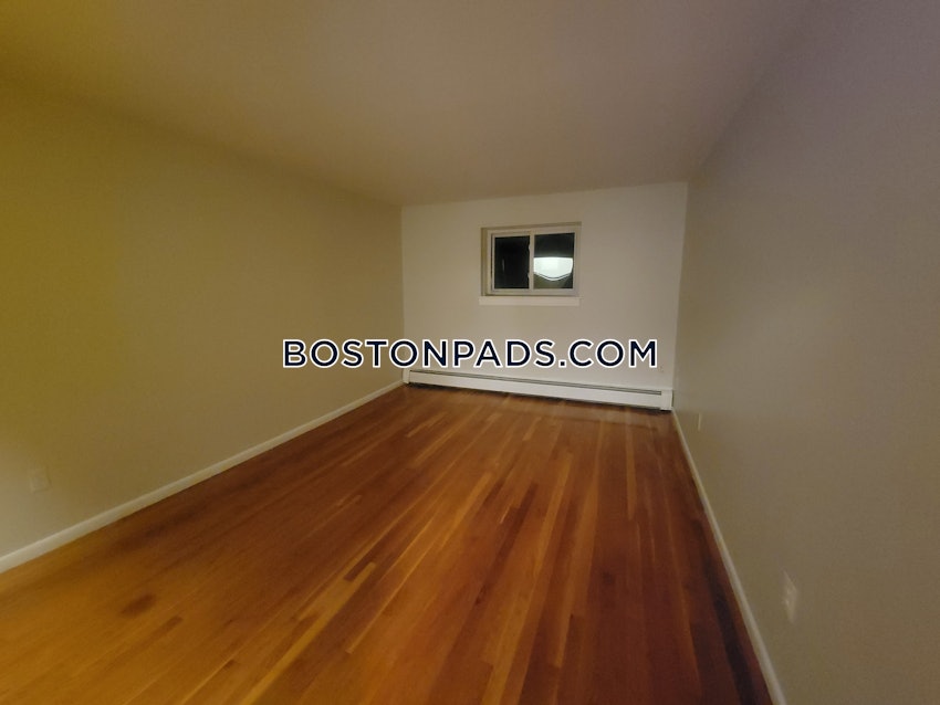 BOSTON - BRIGHTON - OAK SQUARE - 1 Bed, 1 Bath - Image 6