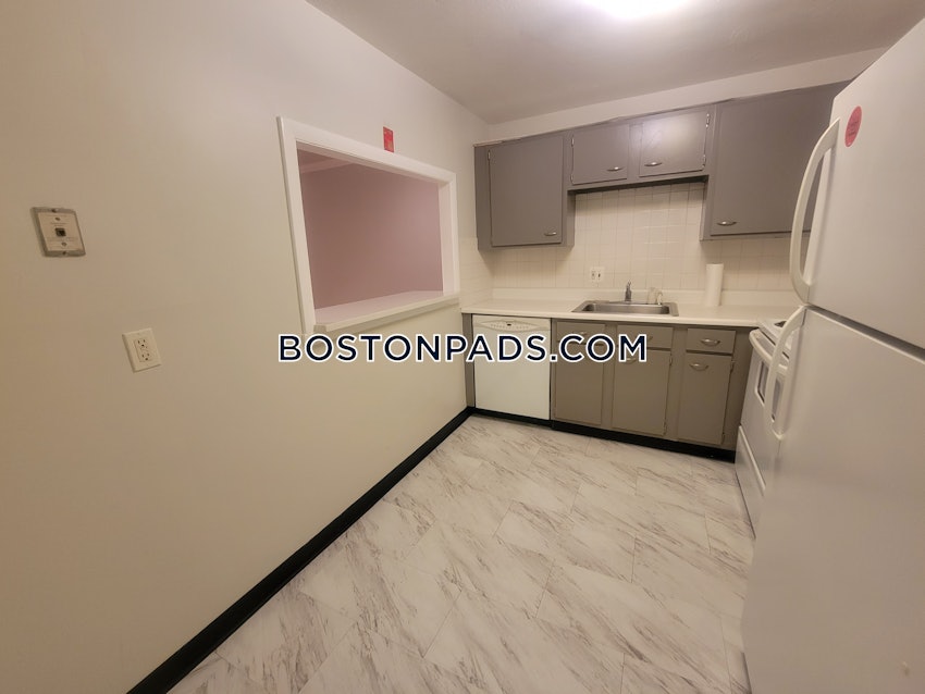 BOSTON - BRIGHTON - OAK SQUARE - 1 Bed, 1 Bath - Image 12