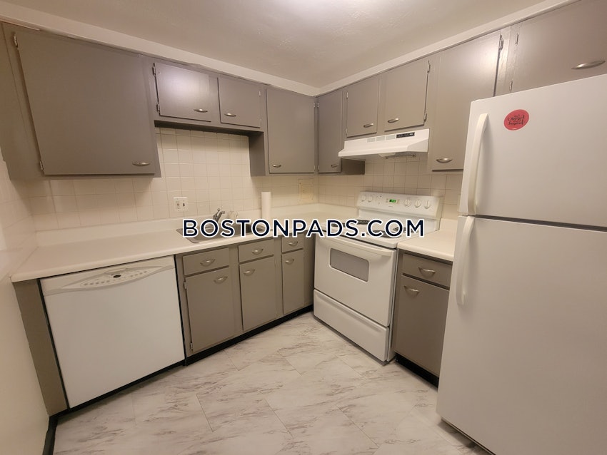 BOSTON - BRIGHTON - OAK SQUARE - 1 Bed, 1 Bath - Image 1