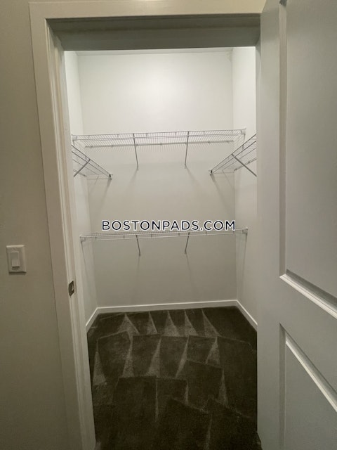 Quarry Hill Dr. Quincy photo 4