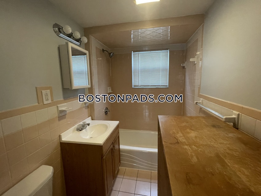 SOMERVILLE - WINTER HILL - 3 Beds, 1 Bath - Image 7