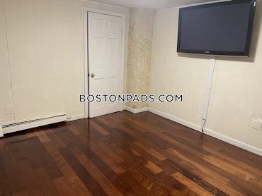 Boston - 6 Beds, 2 Baths